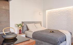 Welcoming Studio In Historic Vilnius With Free Parking By Urban Rent